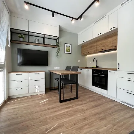 Yellow Apartment: Metro-close Private With Self Check-in * Warsaw