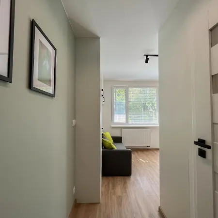 Batorego 16 Yellow Prywatne Mieszkanie 300m Od Metro Pole Mokotowskie I Sgh Samodzielne Zameldowanie! Self Check-in System! Апартаменты