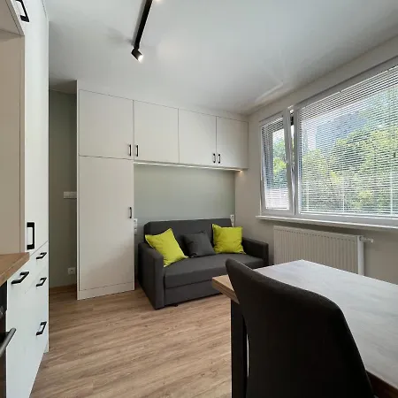 Appartamento Batorego 16 Yellow Prywatne Mieszkanie 300m Od Metro Pole Mokotowskie I Sgh Samodzielne Zameldowanie! Self Check-in System! *