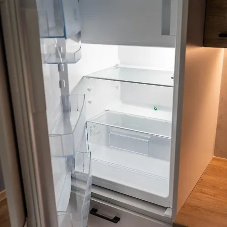 Lägenhet Batorego 16 Yellow Prywatne Mieszkanie 300m Od Metro Pole Mokotowskie I Sgh Samodzielne Zameldowanie! Self Check-in System!