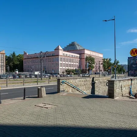 Апартаменты Batorego 16 Yellow Prywatne Mieszkanie 300m Od Metro Pole Mokotowskie I Sgh Samodzielne Zameldowanie! Self Check-in System!