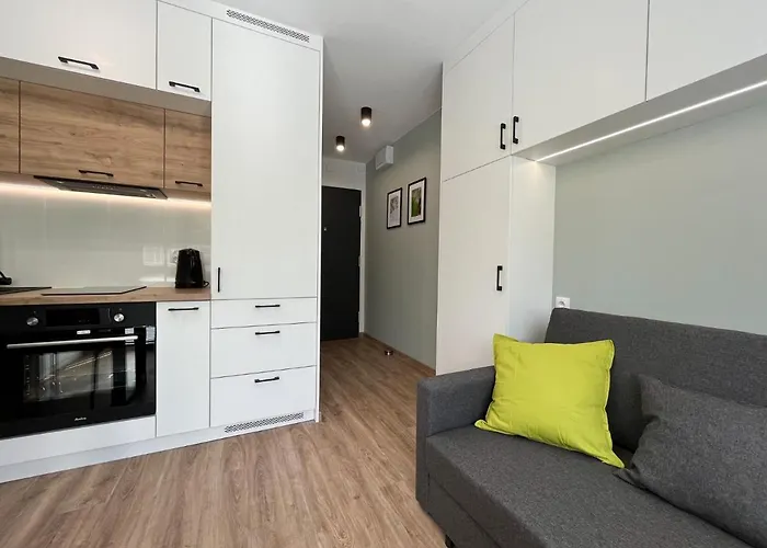 Batorego 16 Yellow Prywatne Mieszkanie 300m Od Metro Pole Mokotowskie I Sgh Samodzielne Zameldowanie! Self Check-in System! Apartament *