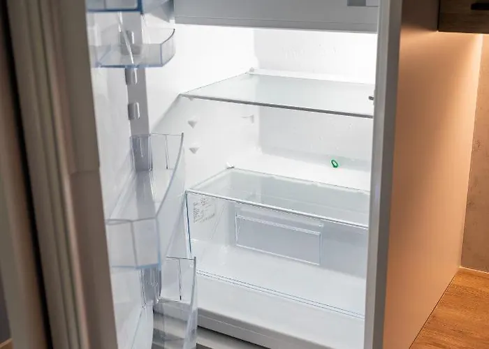 Apartament Batorego 16 Yellow Prywatne Mieszkanie 300m Od Metro Pole Mokotowskie I Sgh Samodzielne Zameldowanie! Self Check-in System!