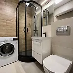 Batorego 16 Yellow Prywatne Mieszkanie 300m Od Metro Pole Mokotowskie I Sgh Samodzielne Zameldowanie! Self Check-in System! Апартаменты *
